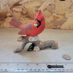 Avon Vibrant Red Cardinal Bird Figurine(A1)